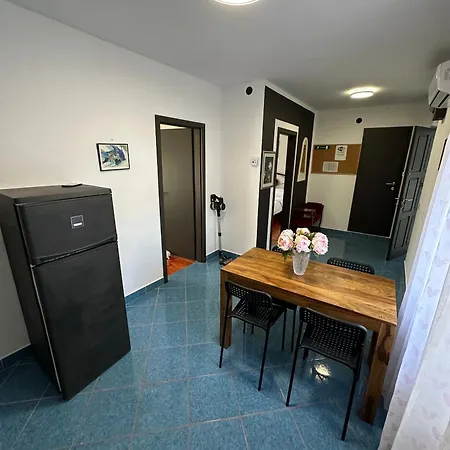 Apartments With A Parking Space Rukavac, Vis - 8851 Apartment