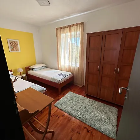 Apartments With A Parking Space Rukavac, Vis - 8851 Rukavac (Vis)